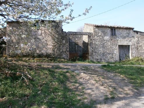 Ribera Sacra Hamlet: Four 18th-Century Stone Houses