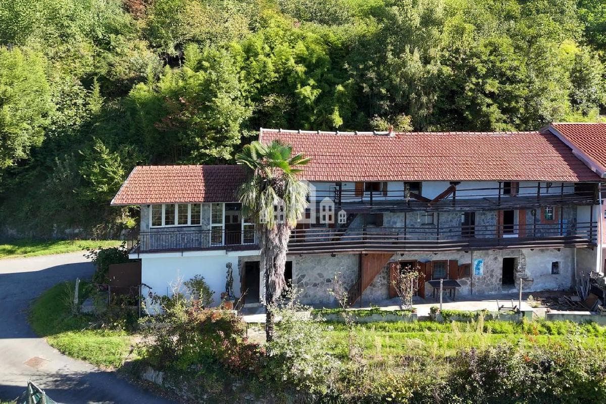 4 Bedrooms Detached house for sale in Rocca Canavese